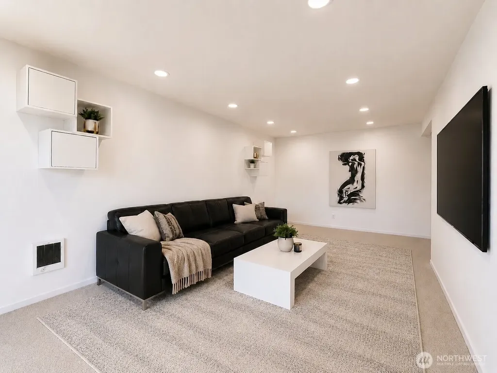 811 126th Place NE Bellevue WA 98005
