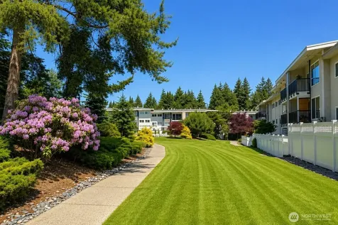 811 126th Place NE Bellevue WA 98005