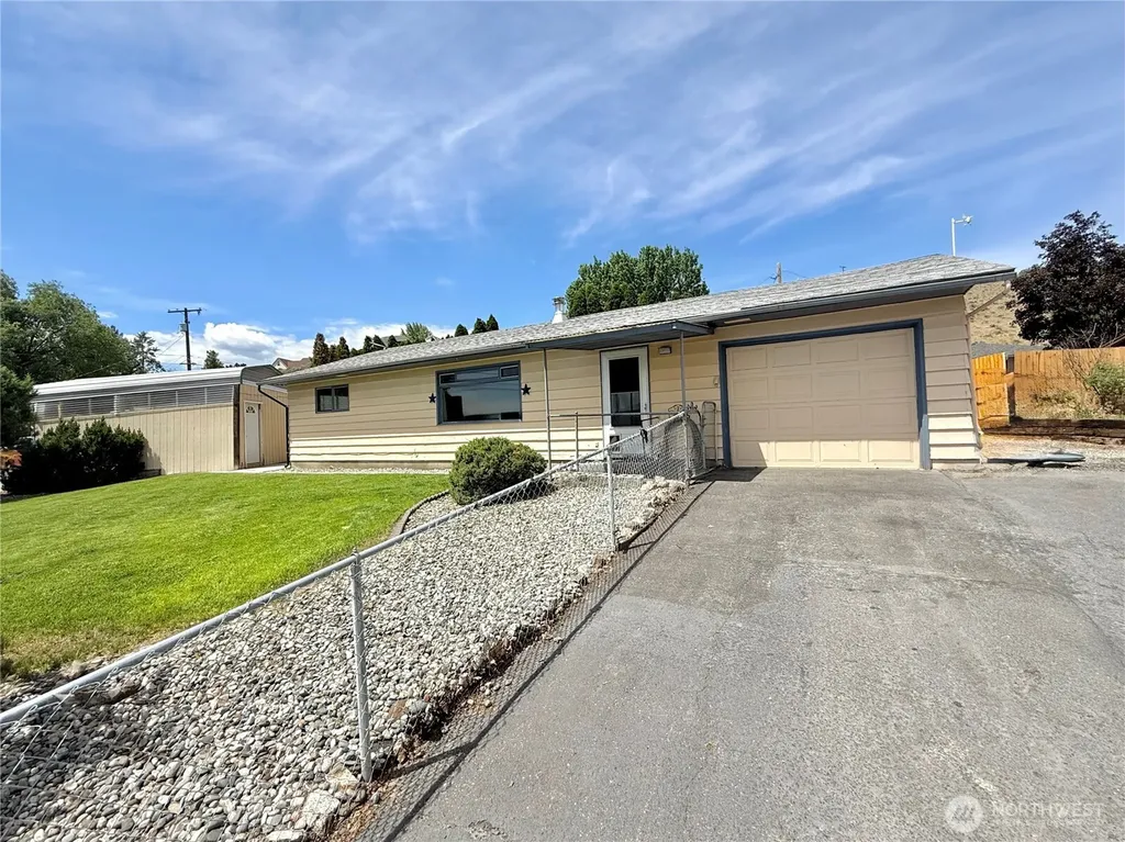 703 Sunrise Drive Omak WA 98841