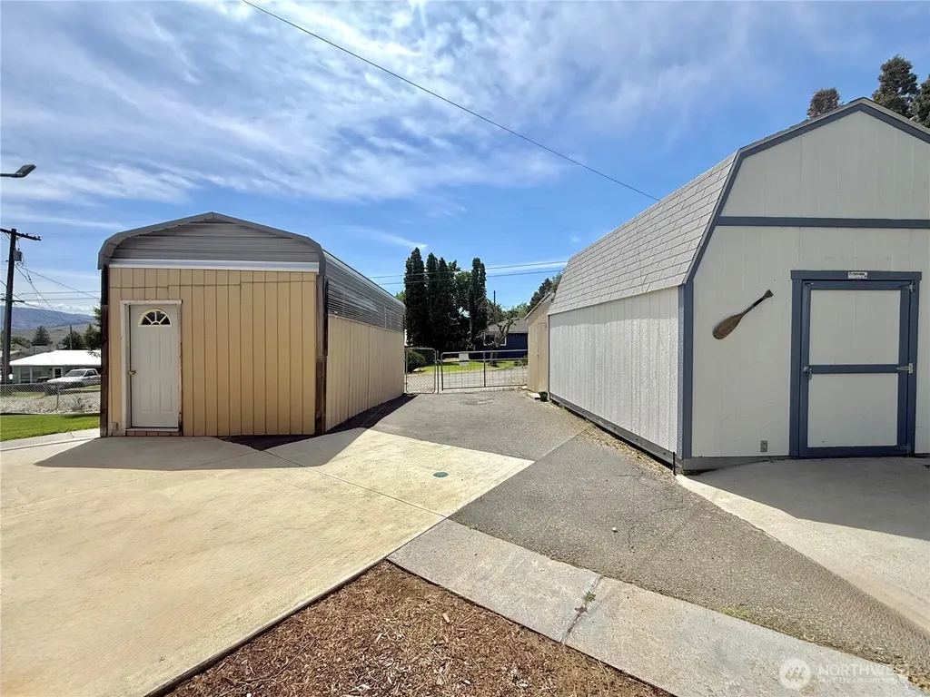 703 Sunrise Drive Omak WA 98841