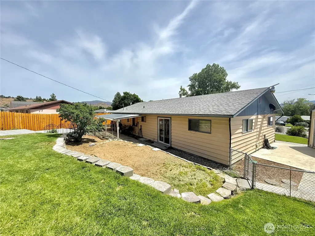 703 Sunrise Drive Omak WA 98841
