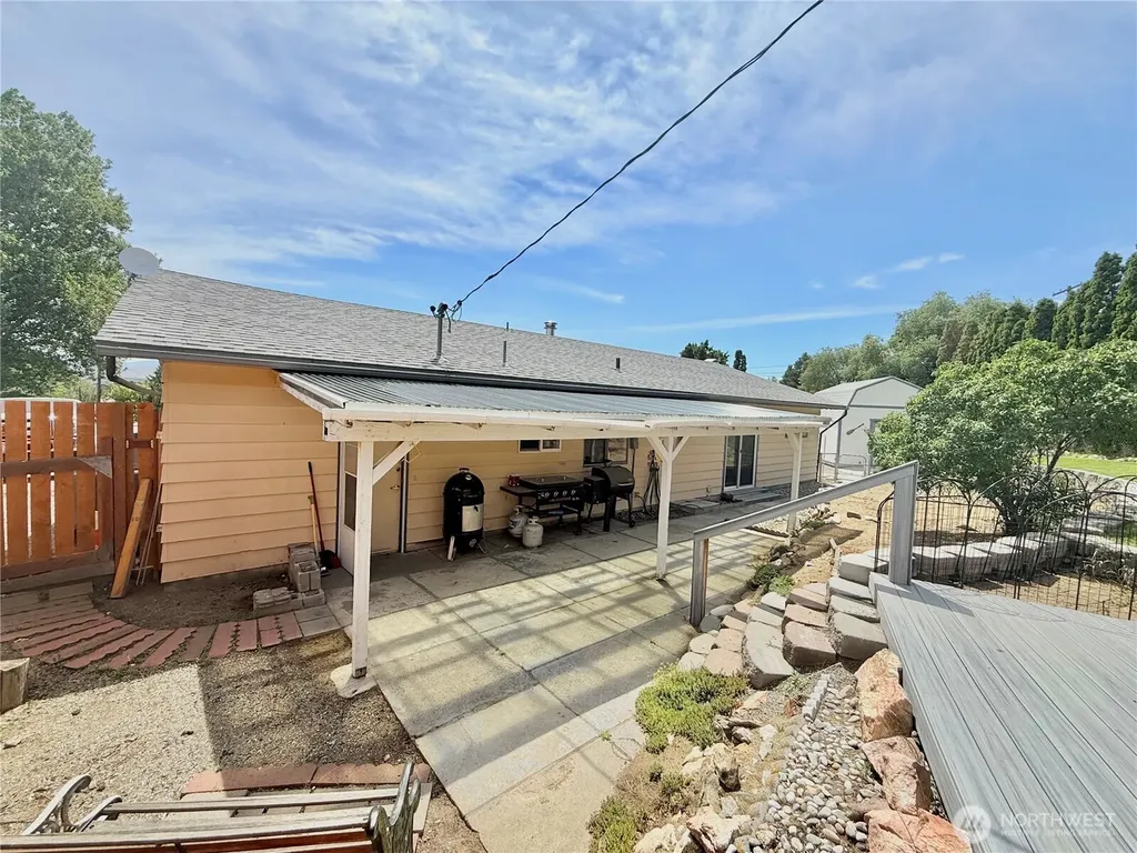 703 Sunrise Drive Omak WA 98841