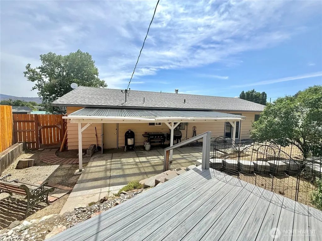 703 Sunrise Drive Omak WA 98841