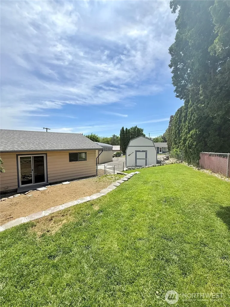 703 Sunrise Drive Omak WA 98841