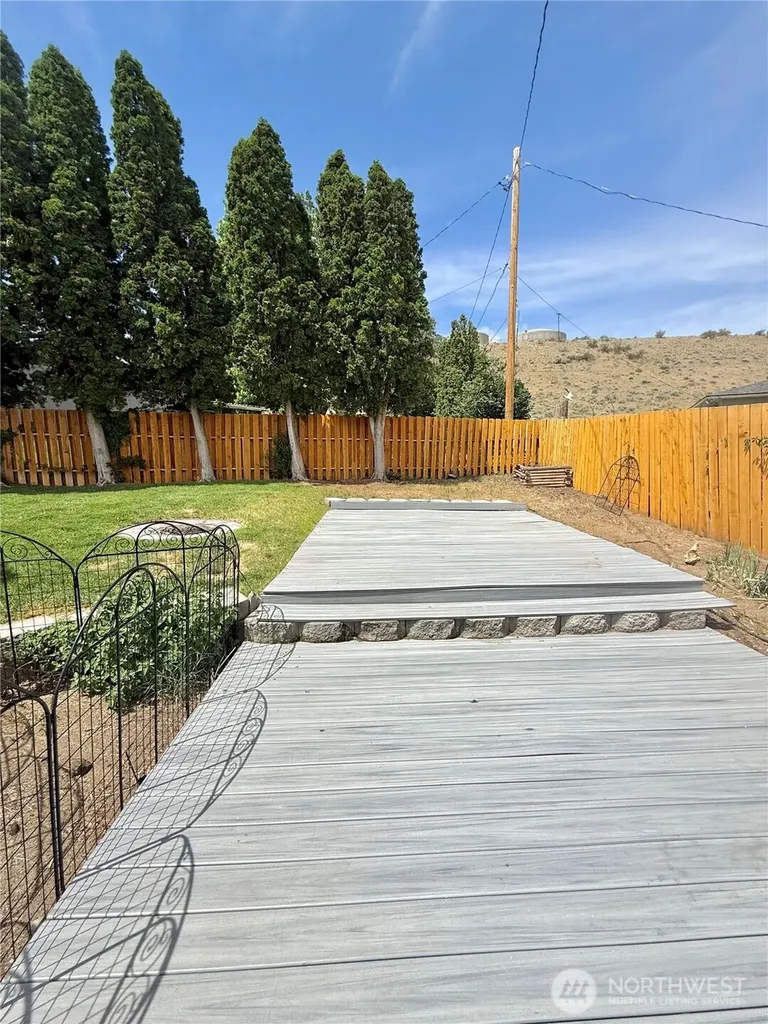 703 Sunrise Drive Omak WA 98841