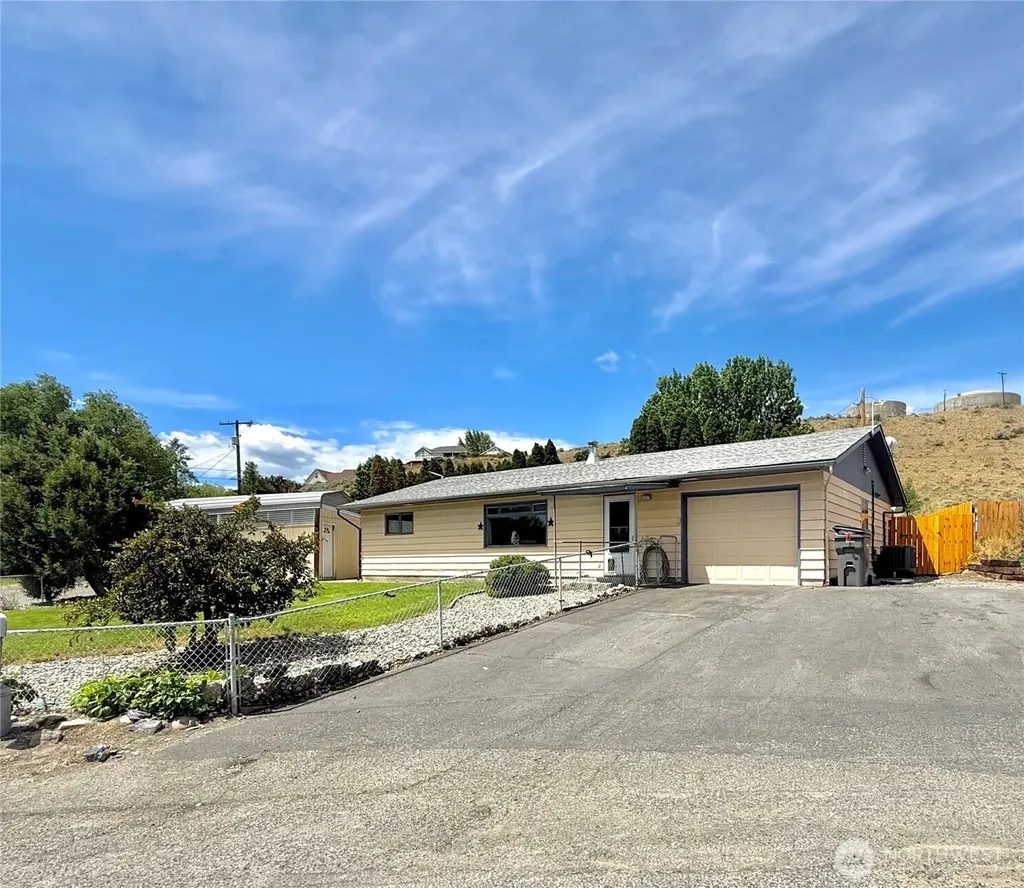 703 Sunrise Drive Omak WA 98841