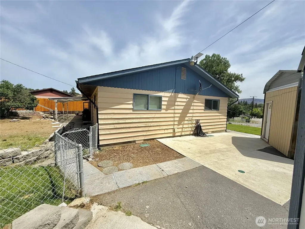 703 Sunrise Drive Omak WA 98841