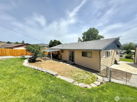 703 Sunrise Drive Omak WA 98841