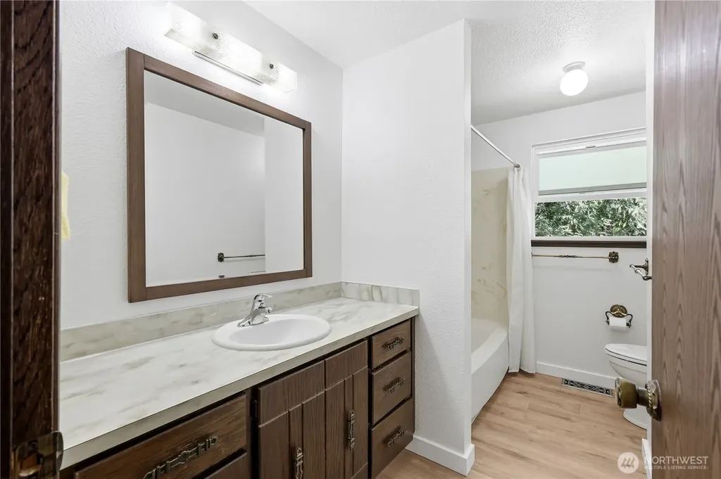 5718 142nd Place SE Everett WA 98208