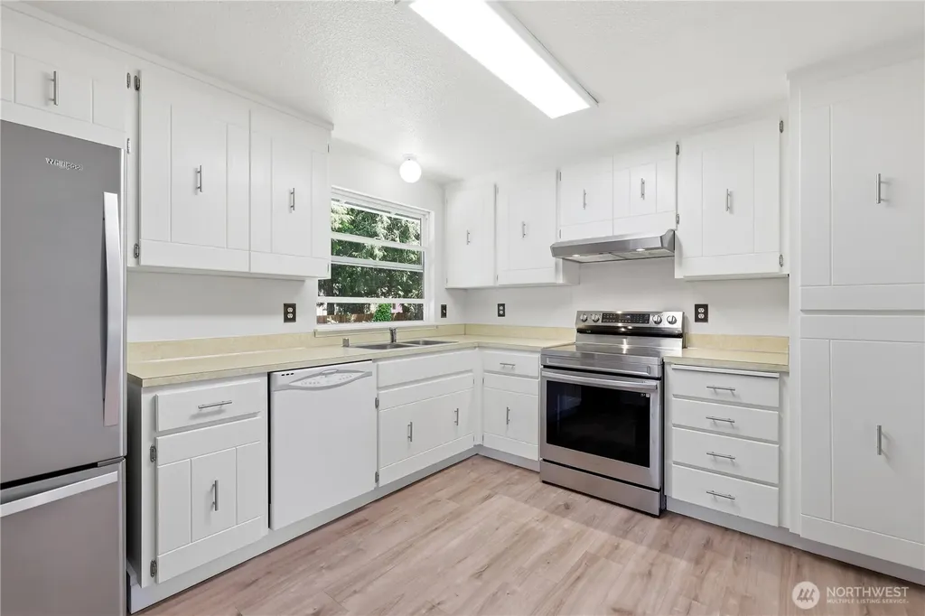 5718 142nd Place SE Everett WA 98208
