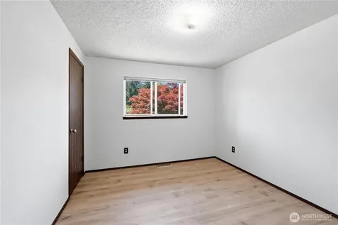 5718 142nd Place SE Everett WA 98208