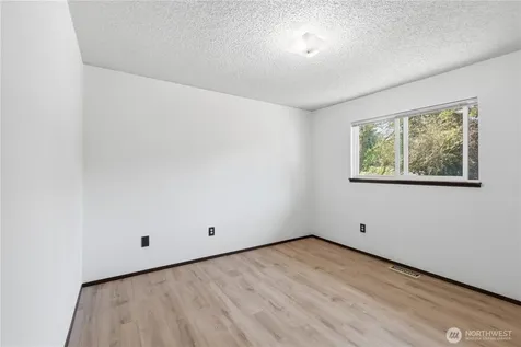 5718 142nd Place SE Everett WA 98208