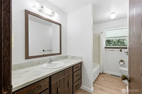 5718 142nd Place SE Everett WA 98208