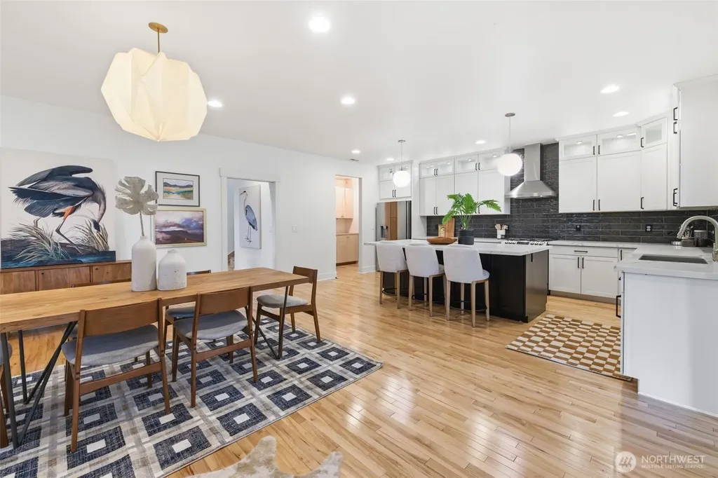 10219 62nd Avenue S Seattle WA 98178