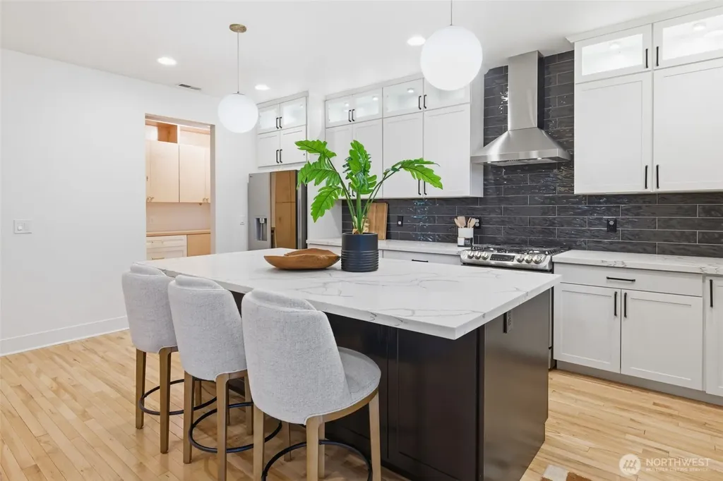 10219 62nd Avenue S Seattle WA 98178