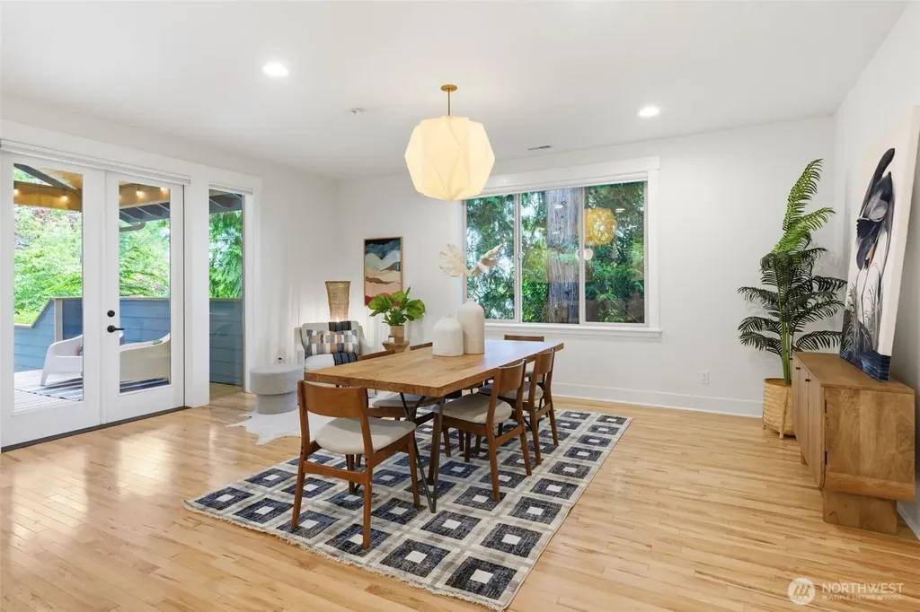 10219 62nd Avenue S Seattle WA 98178
