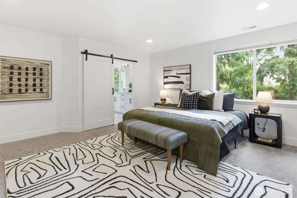 10219 62nd Avenue S Seattle WA 98178