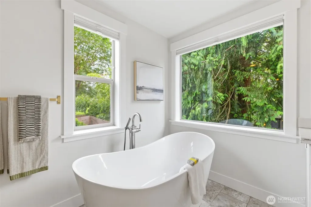 10219 62nd Avenue S Seattle WA 98178