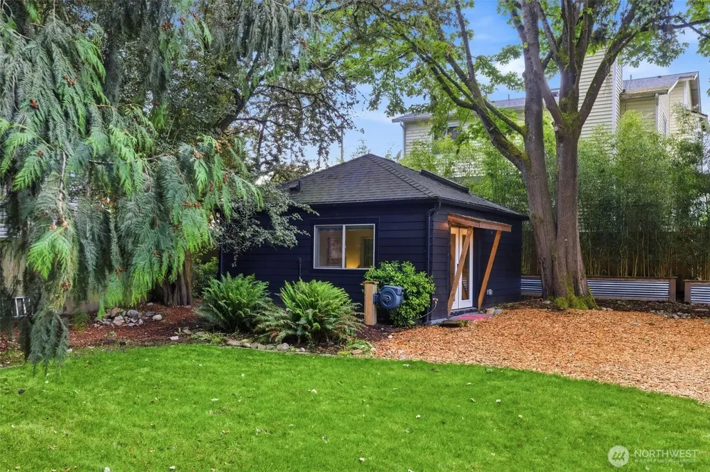 10219 62nd Avenue S Seattle WA 98178