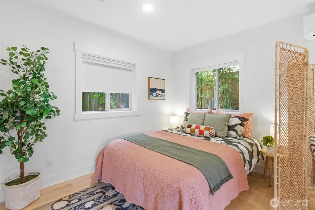 10219 62nd Avenue S Seattle WA 98178