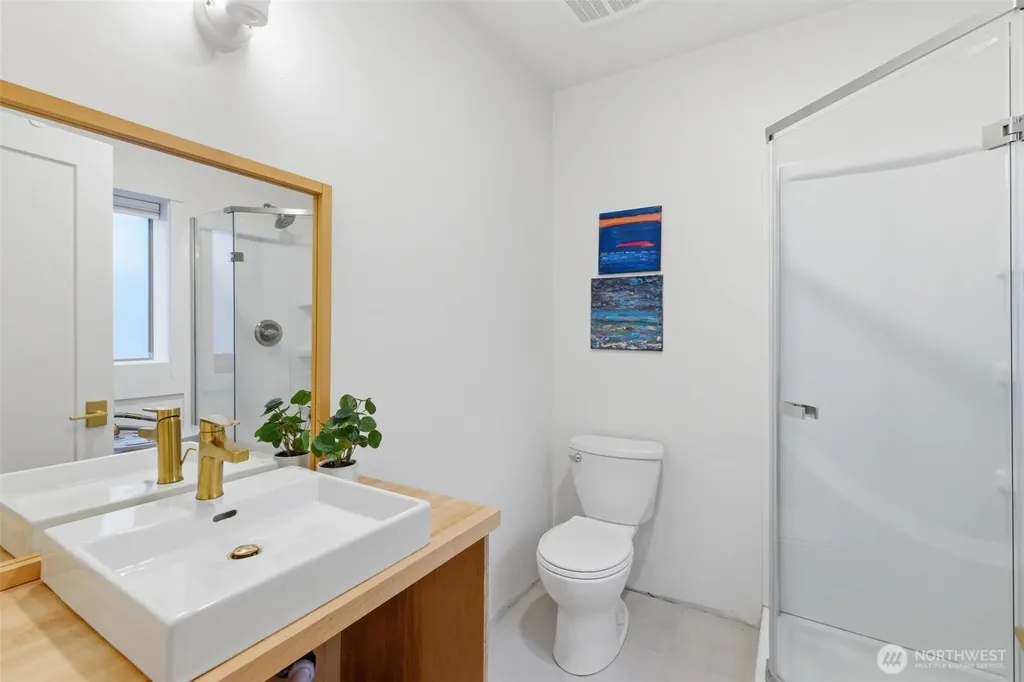 10219 62nd Avenue S Seattle WA 98178