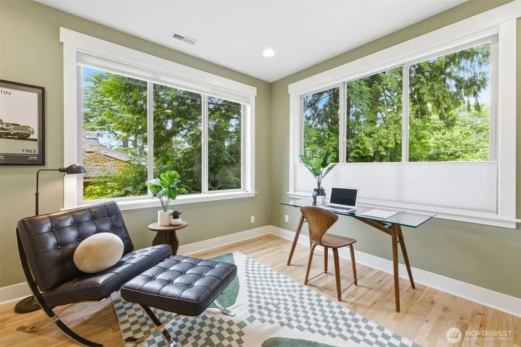 10219 62nd Avenue S Seattle WA 98178
