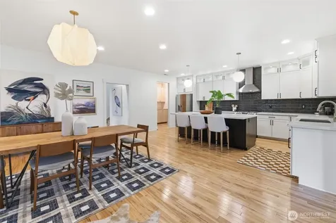 10219 62nd Avenue S Seattle WA 98178