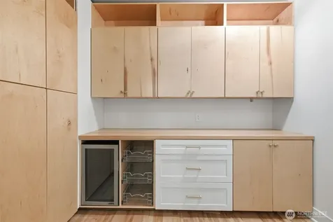 10219 62nd Avenue S Seattle WA 98178