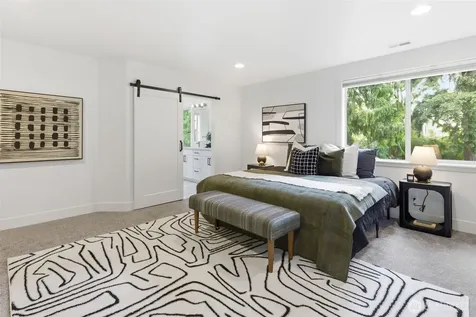 10219 62nd Avenue S Seattle WA 98178