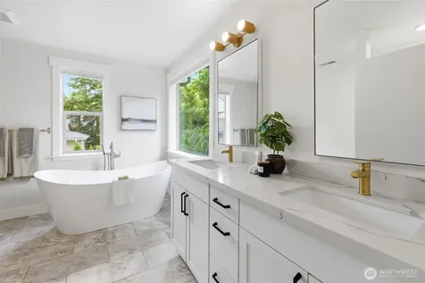 10219 62nd Avenue S Seattle WA 98178