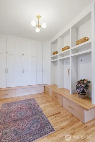 10219 62nd Avenue S Seattle WA 98178