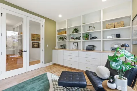 10219 62nd Avenue S Seattle WA 98178