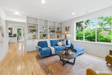 10219 62nd Avenue S Seattle WA 98178