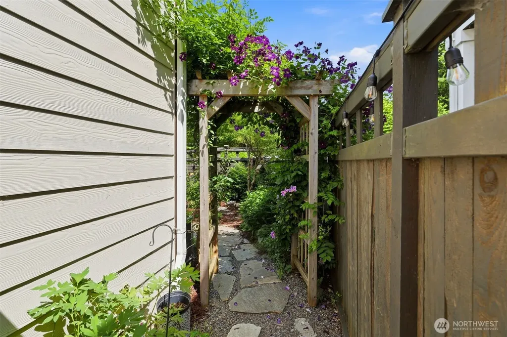 23546 Granite Court Black Diamond WA 98010