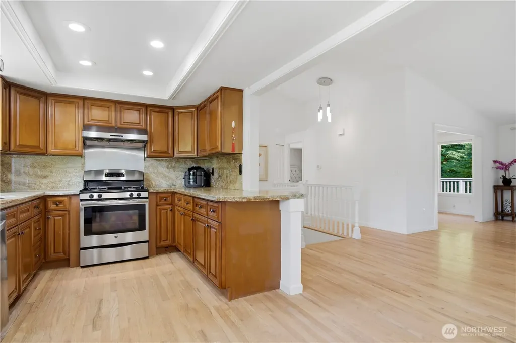 10606 NE 19th Place Bellevue WA 98004