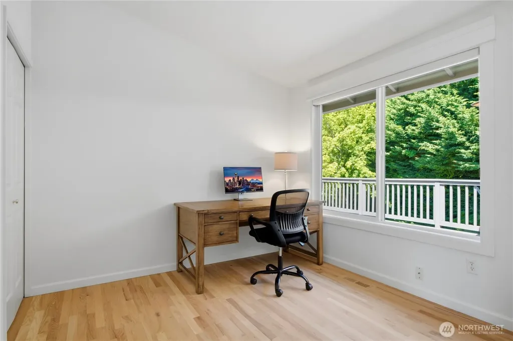 10606 NE 19th Place Bellevue WA 98004