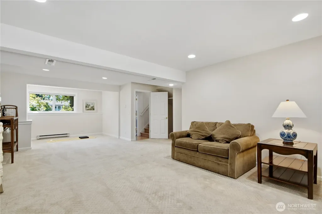 10606 NE 19th Place Bellevue WA 98004