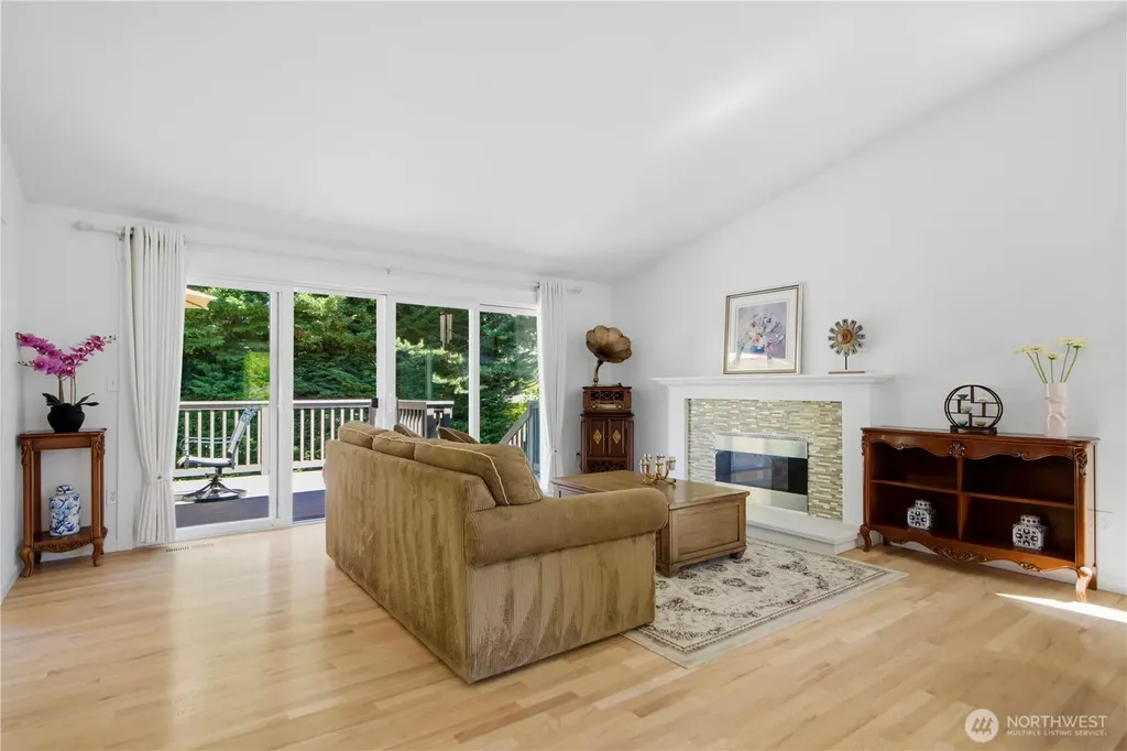 10606 NE 19th Place Bellevue WA 98004