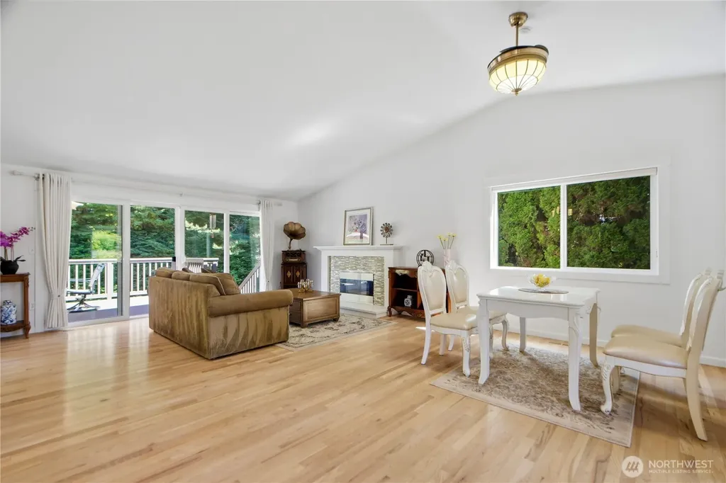 10606 NE 19th Place Bellevue WA 98004