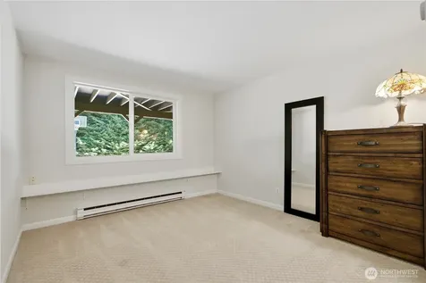 10606 NE 19th Place Bellevue WA 98004