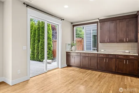 21250 NE 9th Place Sammamish WA 98074