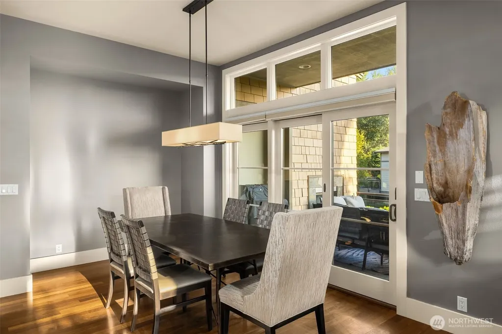 1211 N 42nd Place Renton WA 98056