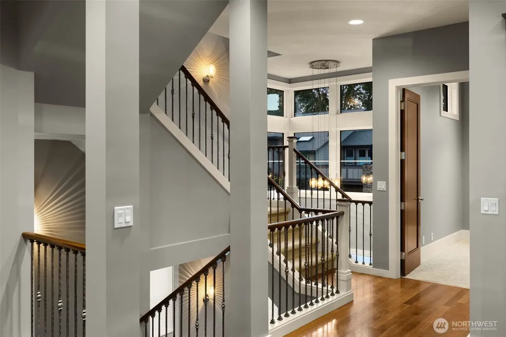 1211 N 42nd Place Renton WA 98056