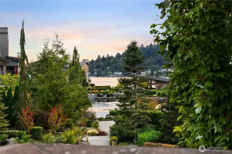 1211 N 42nd Place Renton WA 98056