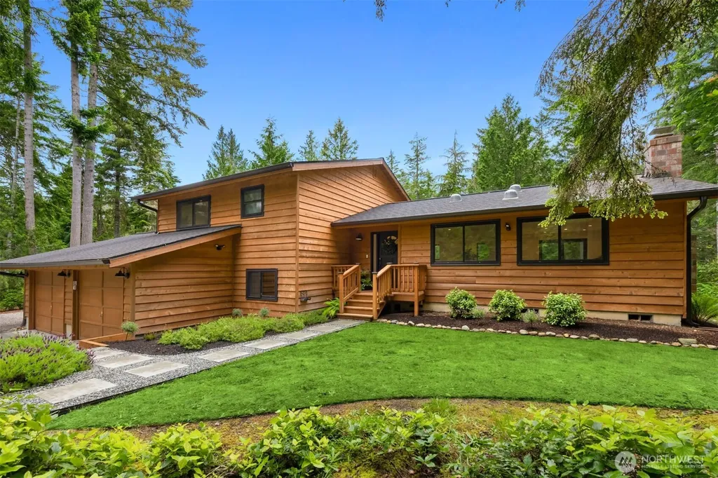 1093 NW Mushroom Lane Poulsbo WA 98370