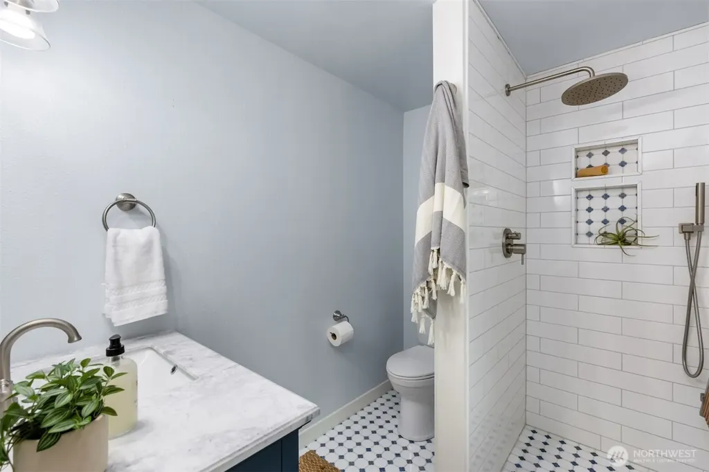 1093 NW Mushroom Lane Poulsbo WA 98370