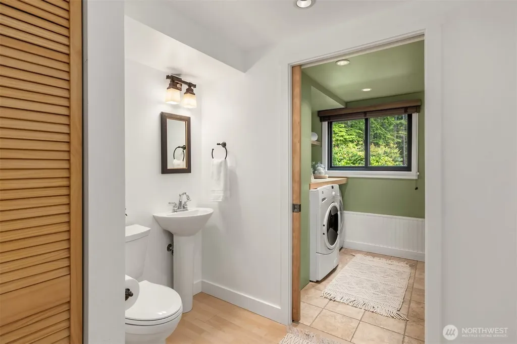 1093 NW Mushroom Lane Poulsbo WA 98370
