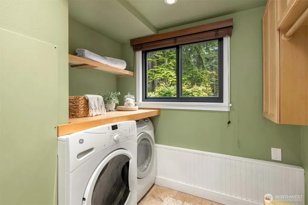 1093 NW Mushroom Lane Poulsbo WA 98370