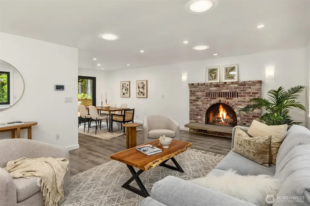 1093 NW Mushroom Lane Poulsbo WA 98370