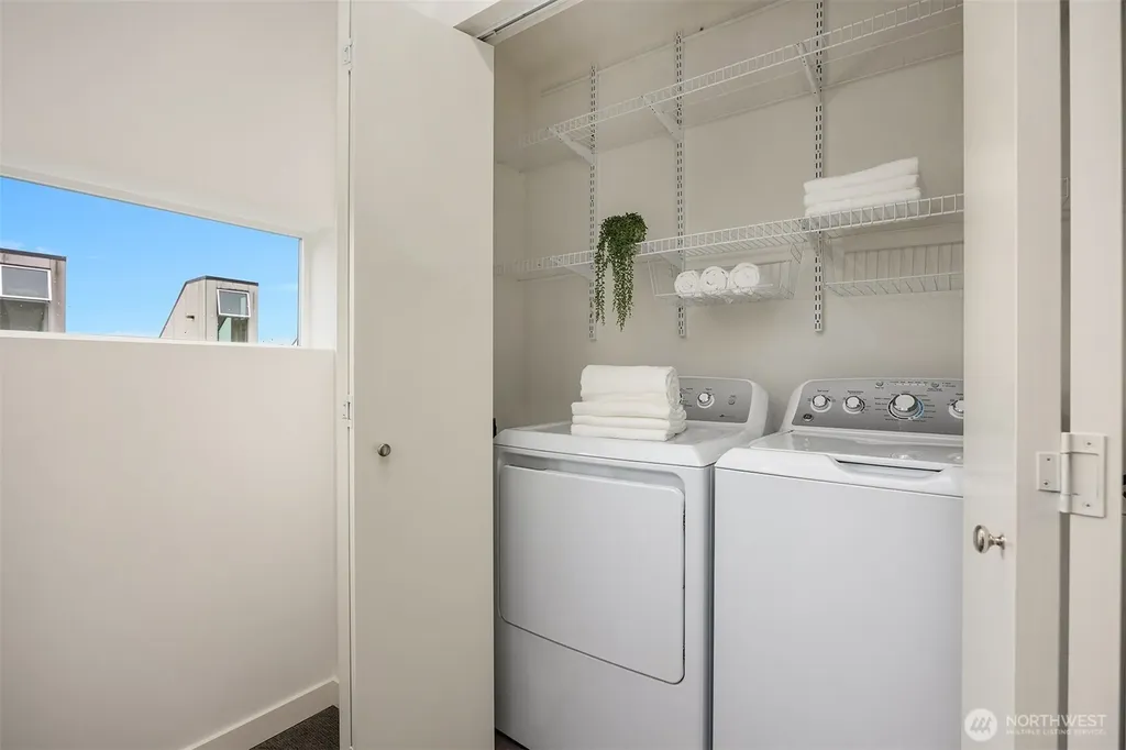 465 14th Avenue Seattle WA 98122